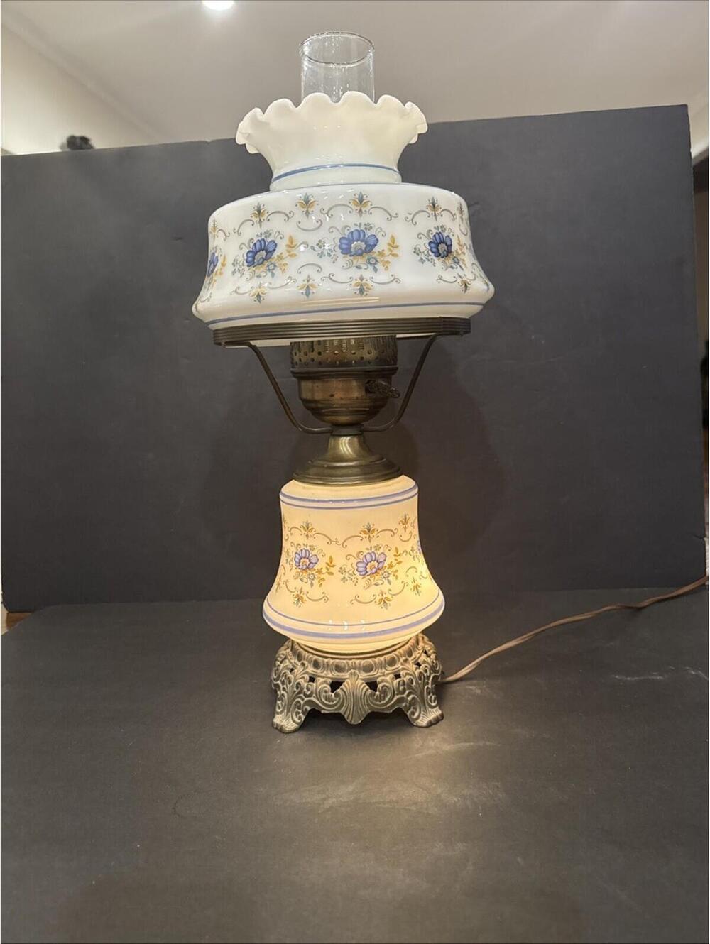 Vintage 3 Way Quoizel Hurricane Lamp Abigail Adams Floral Blue & White 19” H - Picture 4 of 10